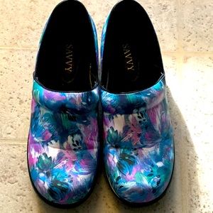 SAVVY Clogs size 11